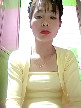 AmyLinee01 online show from 12, 4, 2026