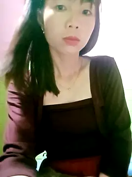 AmyLinee01 online show from 12, 4, 2026