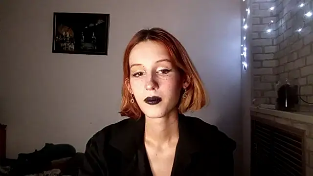 Snapshot of SirenFrost chatting on 21, 6, 2026 SirenFrost online show from 21, 6, 2026