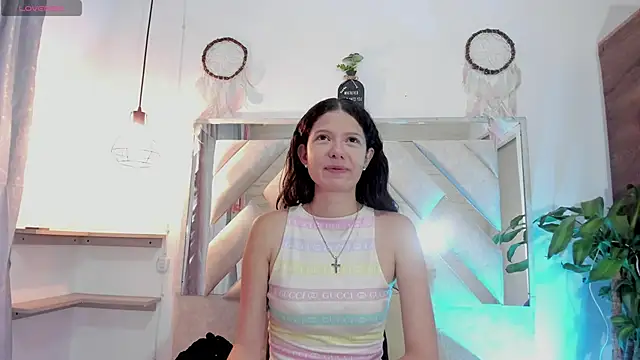 sofy bonnet1 online show from 23, 4, 2026
