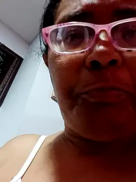 sexymomsn online show from 22, 4, 2026