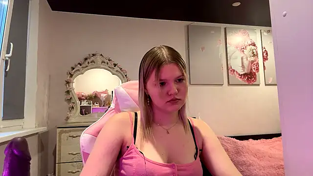 Snapshot of SweettAnny chatting on 13, 6, 2026 SweettAnny online show from 13, 6, 2026