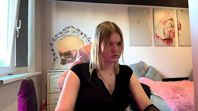 Snapshot of SweettAnny chatting on 16, 6, 2026 SweettAnny online show from 16, 6, 2026