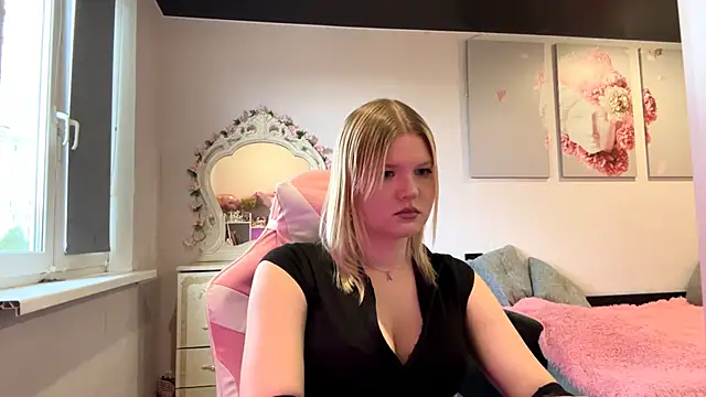 Snapshot of SweettAnny chatting on 19, 6, 2026 SweettAnny online show from 19, 6, 2026