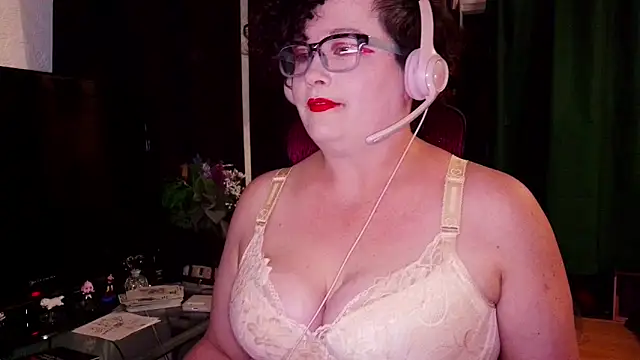 Snapshot of DyvLazuli chatting on 26, 3, 2026 DyvLazuli online show from 26, 3, 2026