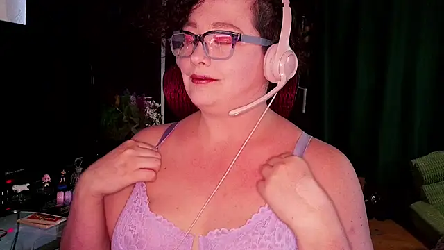 Snapshot of DyvLazuli chatting on 27, 3, 2026 DyvLazuli online show from 27, 3, 2026