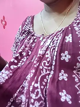Snapshot of itz-priya chatting on 14, 4, 2026 itz-priya online show from 14, 4, 2026