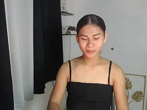 Snapshot of Zain_Moore chatting on 17, 4, 2026 Zain Moore online show from 17, 4, 2026