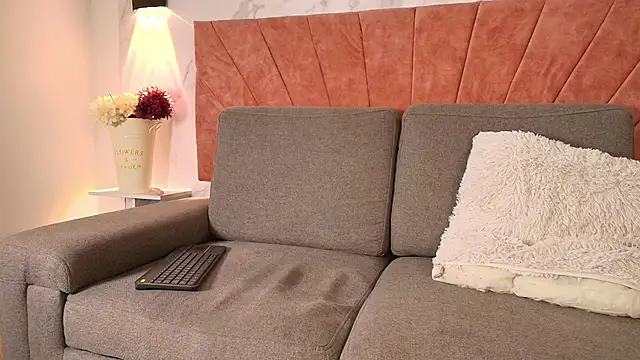 MeganEvanss   online show from 28, 4, 2026