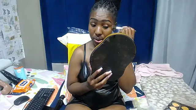Candylips22 online show from 11, 6, 2026
