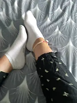 Snapshot of LilouPieds chatting on 19, 7, 2026 LilouPieds online show from 19, 7, 2026