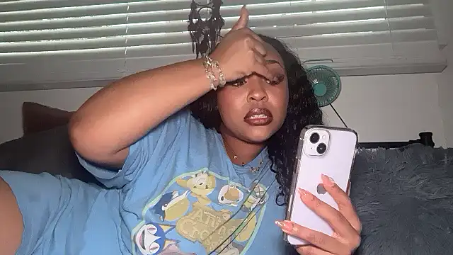 Yourmommysilk online show from 29, 3, 2026