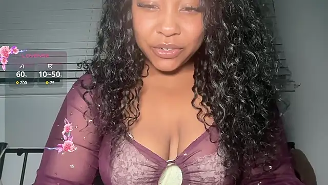 Snapshot of Yourmommysilk chatting on 28, 6, 2026 Yourmommysilk online show from 28, 6, 2026