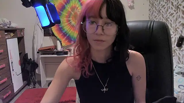 Snapshot of Moon_ chatting on 25, 4, 2026 Moon online show from 25, 4, 2026