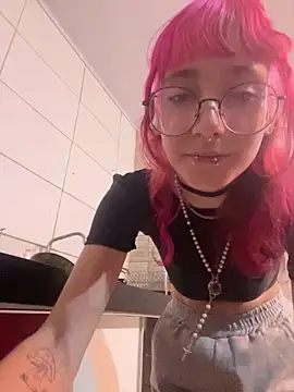 Snapshot of Moon_ chatting on 26, 5, 2026 Moon online show from 26, 5, 2026