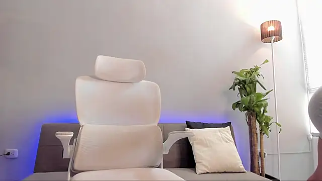 hashi wood online show from 13, 4, 2026