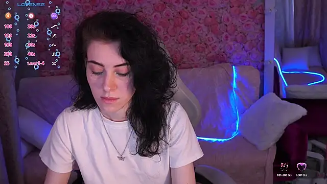 CurleyBlueEyes online show from 1, 4, 2026