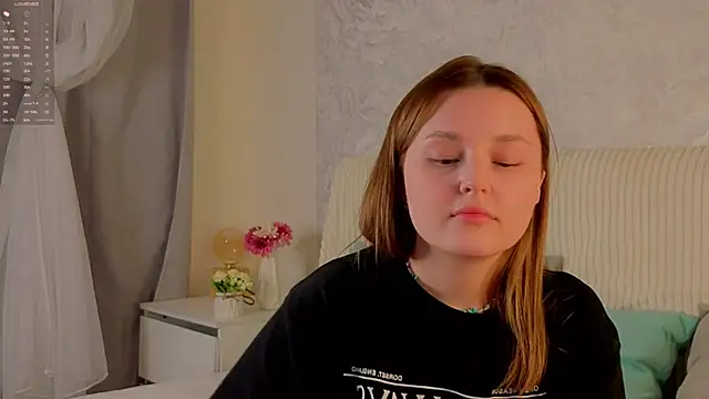 LorriMonz online show from 25, 6, 2026