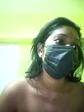 bannerjeesneha20 online show from 13, 4, 2026
