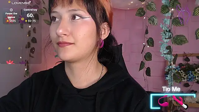 Snapshot of eyes_moonn chatting on 28, 3, 2026 eyes moonn online show from 28, 3, 2026