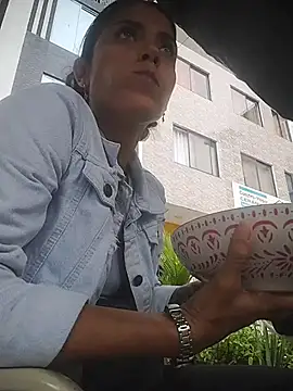 wet vika online show from 16, 4, 2026