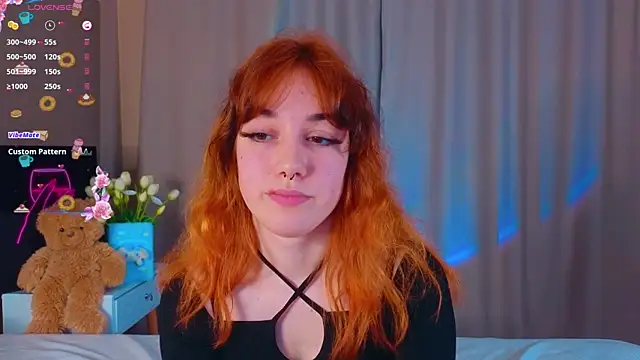 Snapshot of JoanReed chatting on 1, 4, 2026 JoanReed online show from 1, 4, 2026