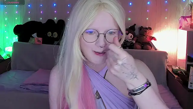 JulietFisher online show from 7, 6, 2026