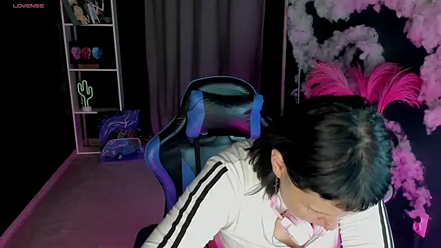 Amelia goth online show from 4, 6, 2026