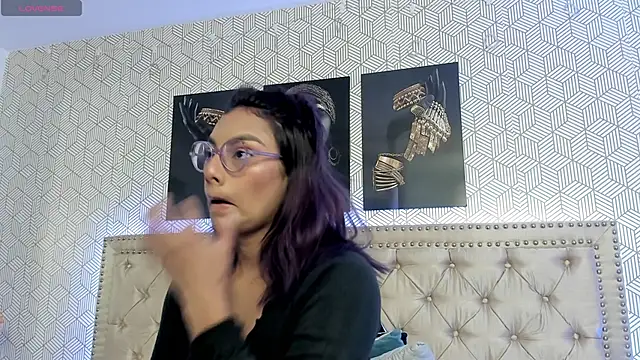 ValeAlvarez  online show from 27, 3, 2026