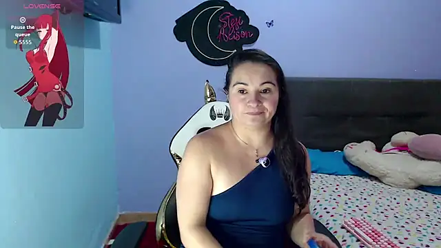 Snapshot of kyra_sol chatting on 1, 4, 2026 kyra sol online show from 1, 4, 2026