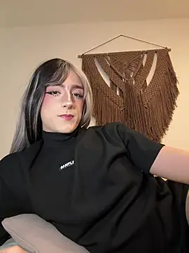 Diamondpierce online show from 25, 6, 2026