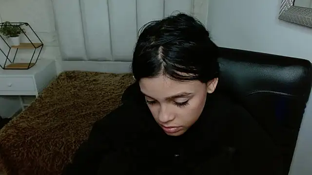 mia velvetk online show from 11, 4, 2026