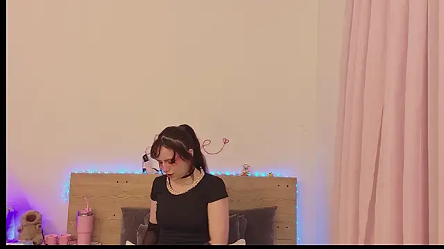 Sweet Alice S online show from 8, 5, 2026