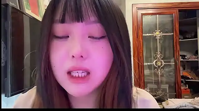 Snapshot of thelittlexx chatting on 16, 4, 2026 thelittlexx online show from 16, 4, 2026