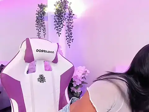 Daphnie Foxx online show from 10, 4, 2026