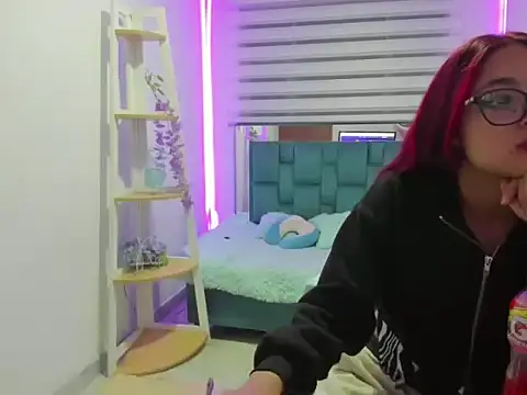 Sara Red X online show from 12, 4, 2026