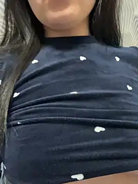 Snapshot of Velliaa chatting on 8, 4, 2026 Velliaa online show from 8, 4, 2026