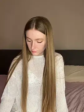 Snapshot of AliceVilliers chatting on 27, 3, 2026 AliceVilliers online show from 27, 3, 2026