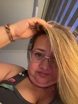 Martinacurvy  online show from 1, 4, 2026