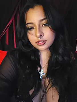 Snapshot of EvelynVex chatting on 4, 4, 2026 EvelynVex online show from 4, 4, 2026