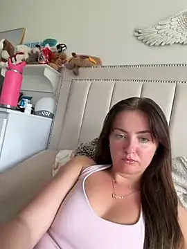 LolaSkyee online show from 1, 6, 2026