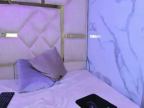 Snapshot of LunaaCastillo chatting on 6, 4, 2026 LunaaCastillo online show from 6, 4, 2026