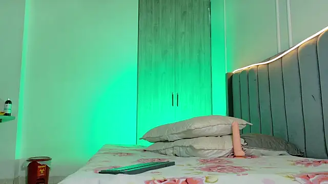 tifaniith  online show from 27, 3, 2026