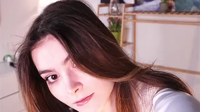 CherlyGuss online show from 4, 4, 2026