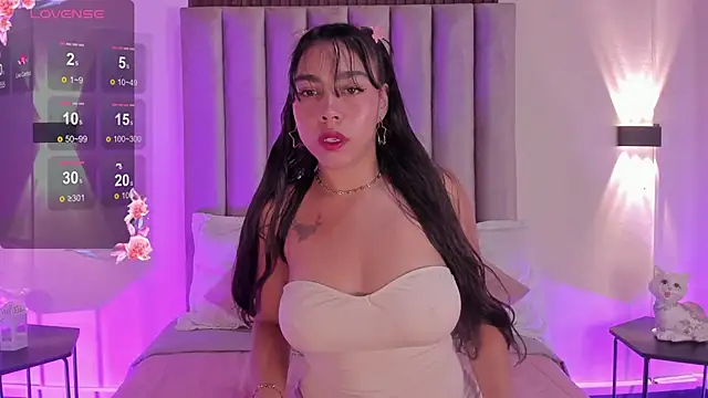 Valentina-Garciia online show from 10, 4, 2026