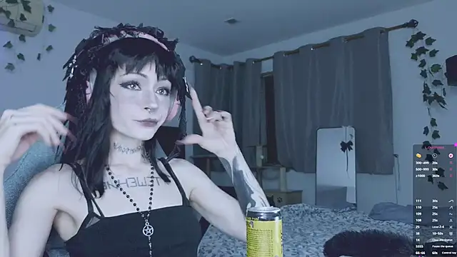 Snapshot of H3xD0ll chatting on 1, 7, 2026 H3xD0ll online show from 1, 7, 2026