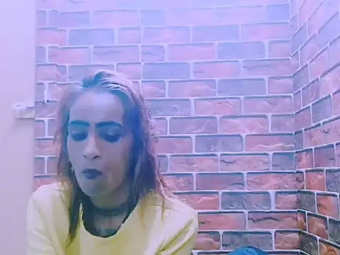 Alanadelray21 online show from 5, 4, 2026