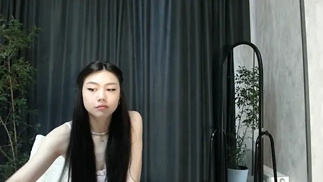 Snapshot of SecretTiny chatting on 9, 4, 2026 SecretTiny online show from 9, 4, 2026