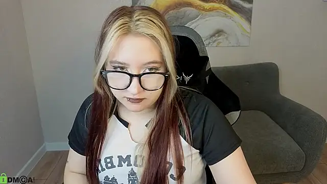 Luna Host online show from 10, 5, 2026