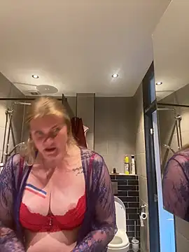 Snapshot of SexyBlondJoanna-Exclusief chatting on 26, 4, 2026 SexyBlondJoanna-Exclusief online show from 26, 4, 2026